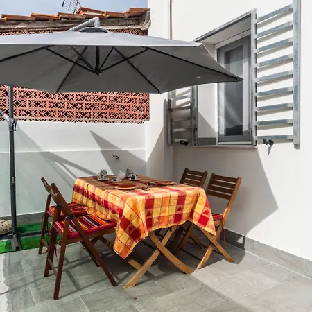 Nika Nika House Holiday home Carini